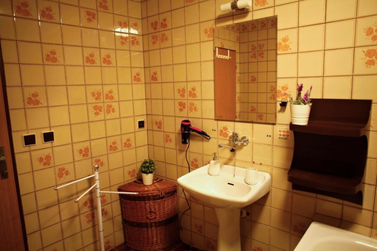 Dum V Ceskem Raji Villa Dolni Bousov Bagian luar foto