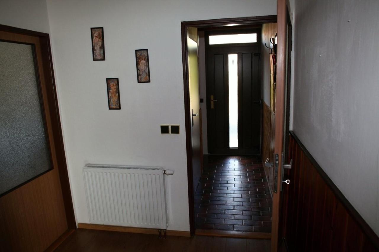 Dum V Ceskem Raji Villa Dolni Bousov Bagian luar foto