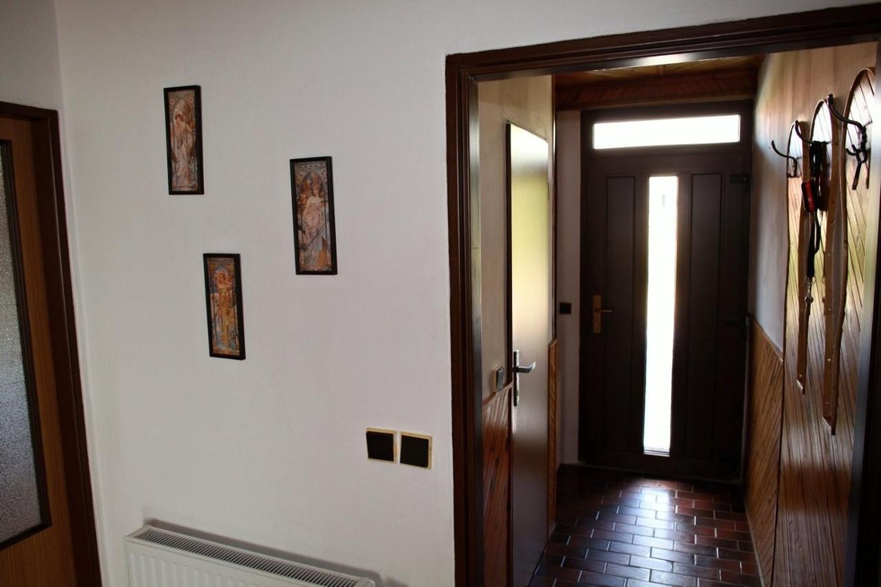 Dum V Ceskem Raji Villa Dolni Bousov Bagian luar foto