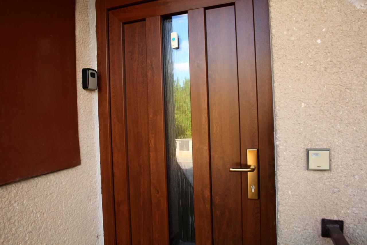 Dum V Ceskem Raji Villa Dolni Bousov Bagian luar foto