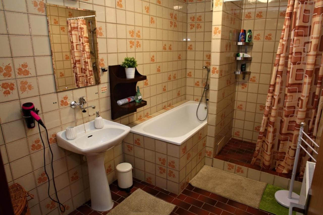 Dum V Ceskem Raji Villa Dolni Bousov Bagian luar foto